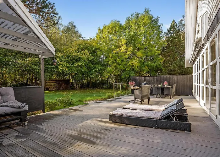 Ferienhaus Gorgeous In With Kitchen *