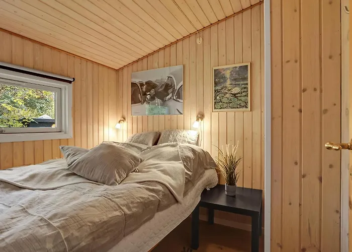 Ferienhaus Gorgeous In With Kitchen Dannemare